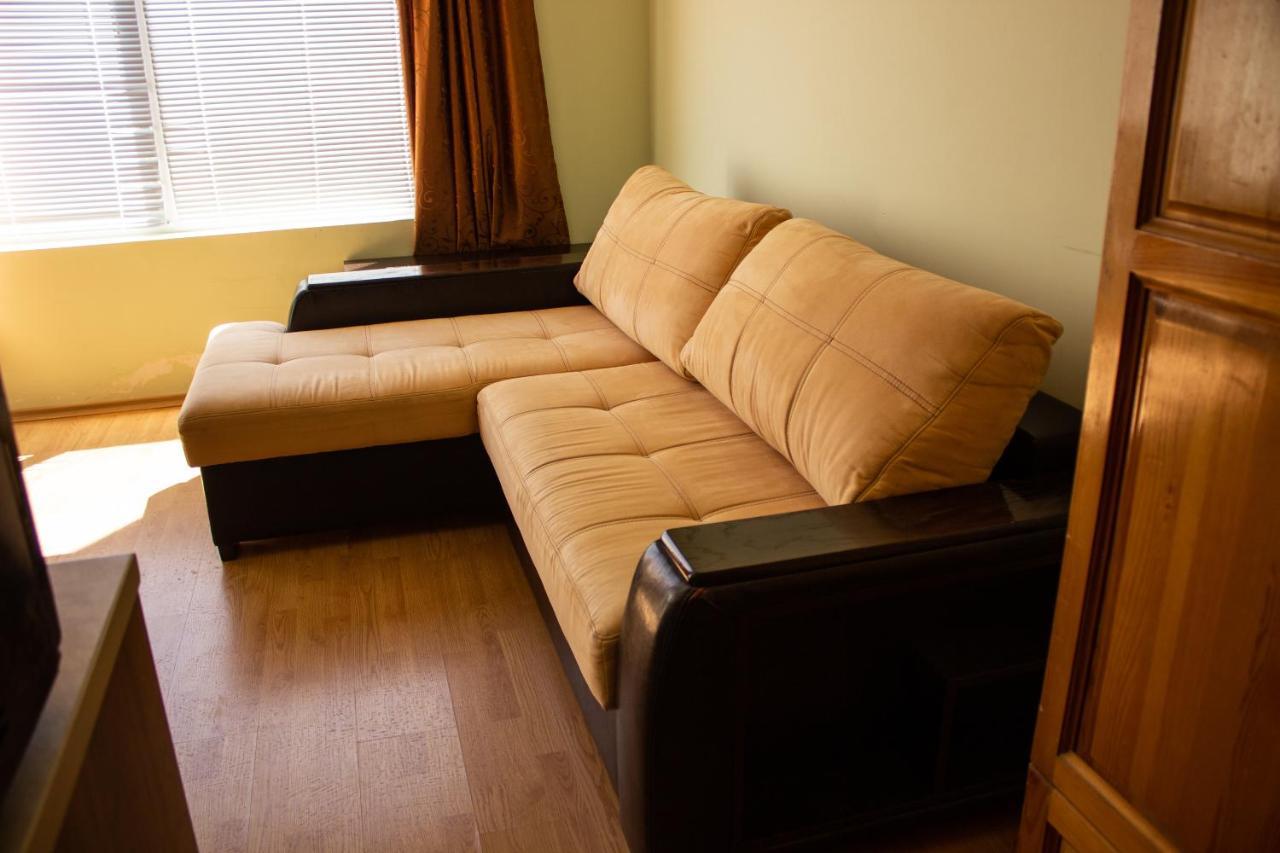 Central Couch Studio Поморие Экстерьер фото