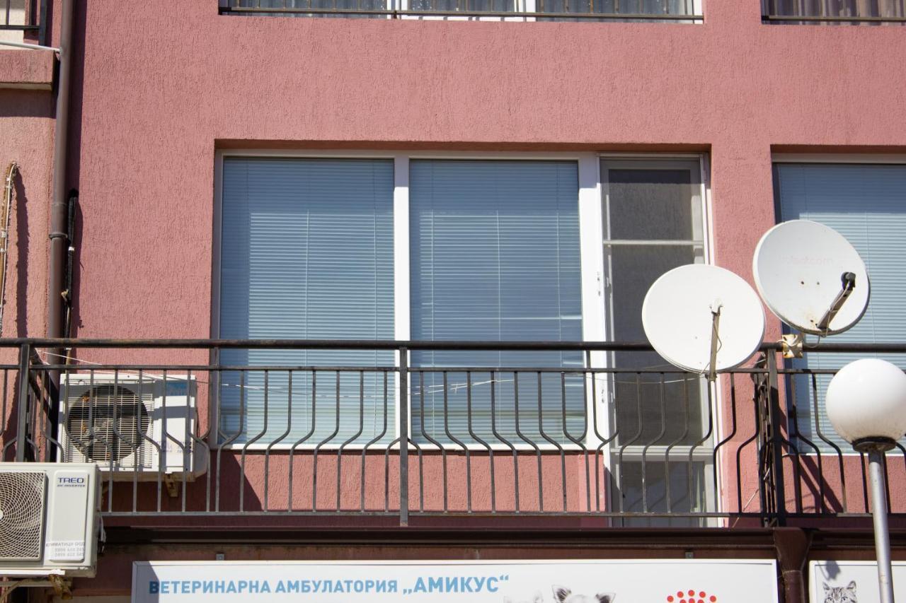 Central Couch Studio Поморие Экстерьер фото